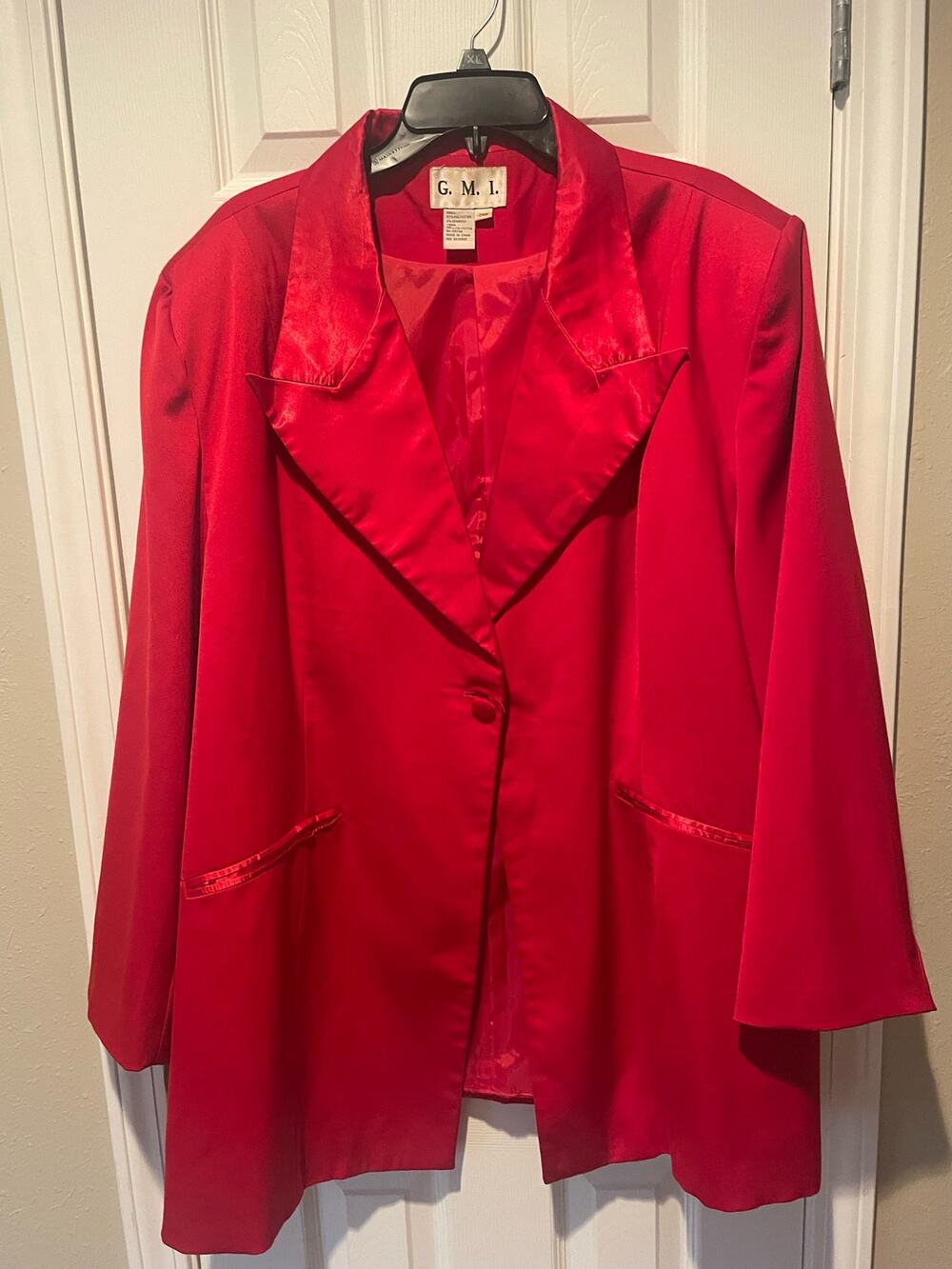 PRE-Owned GMI Women's Red Evening Jacket, l/sleeve, $18, Size 26W, B51